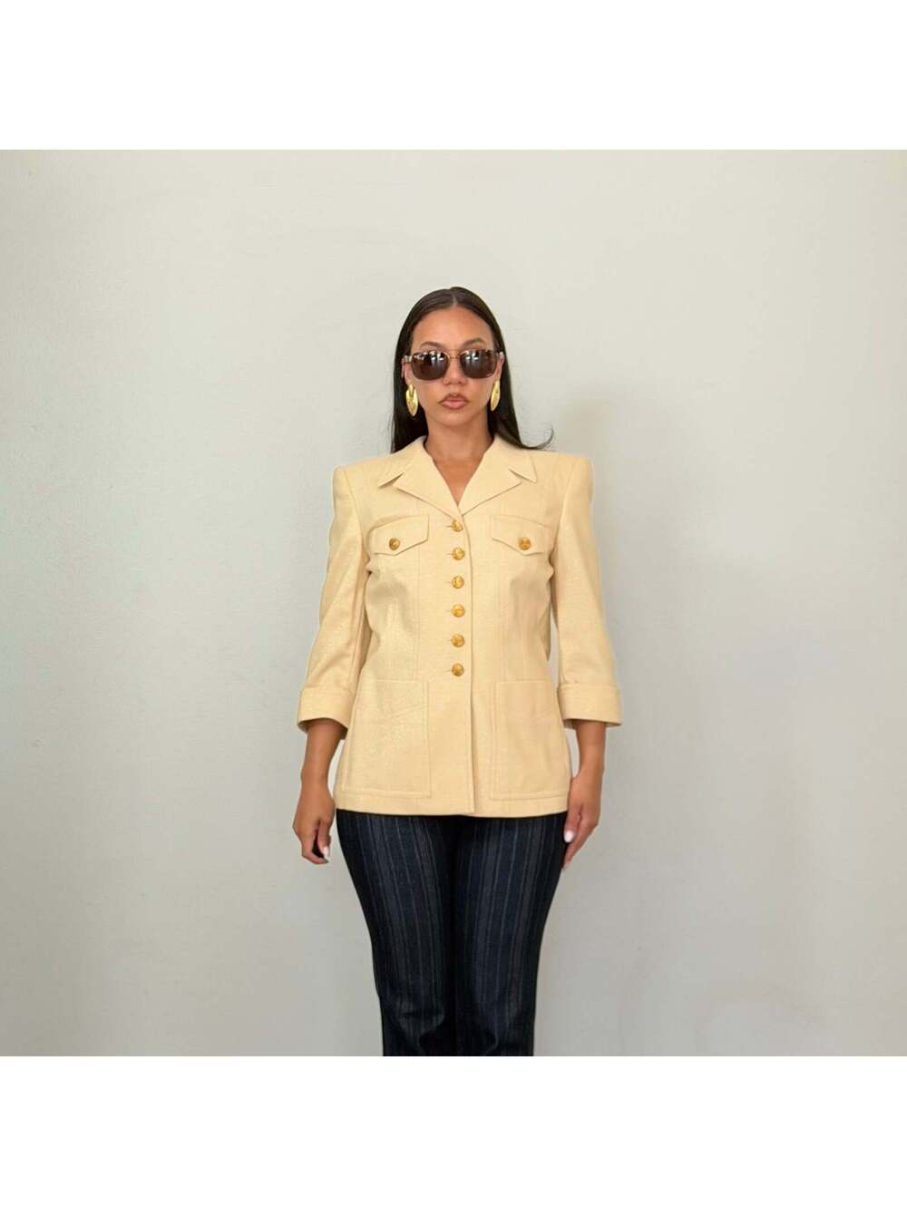 Escada - Picture 9 of 9